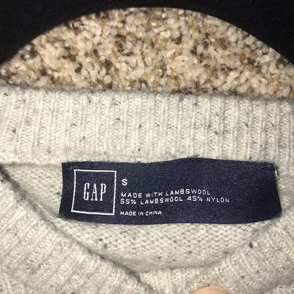 GAP Sweater - NEVER WORN - Picture 2 of 2